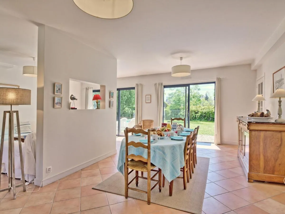 Holiday Home Charme De Kerfago By Interhome Saint-Gildas-de-Rhuys